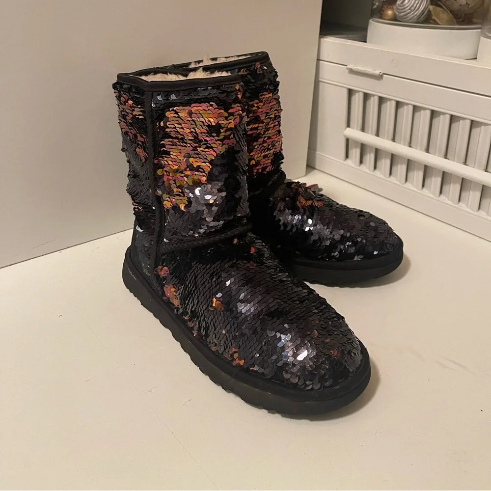 Uggs beautiful rose gold and black color sequin boots